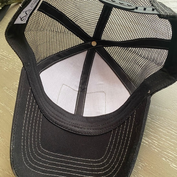 Realtree adjustable hat - Picture 3 of 3